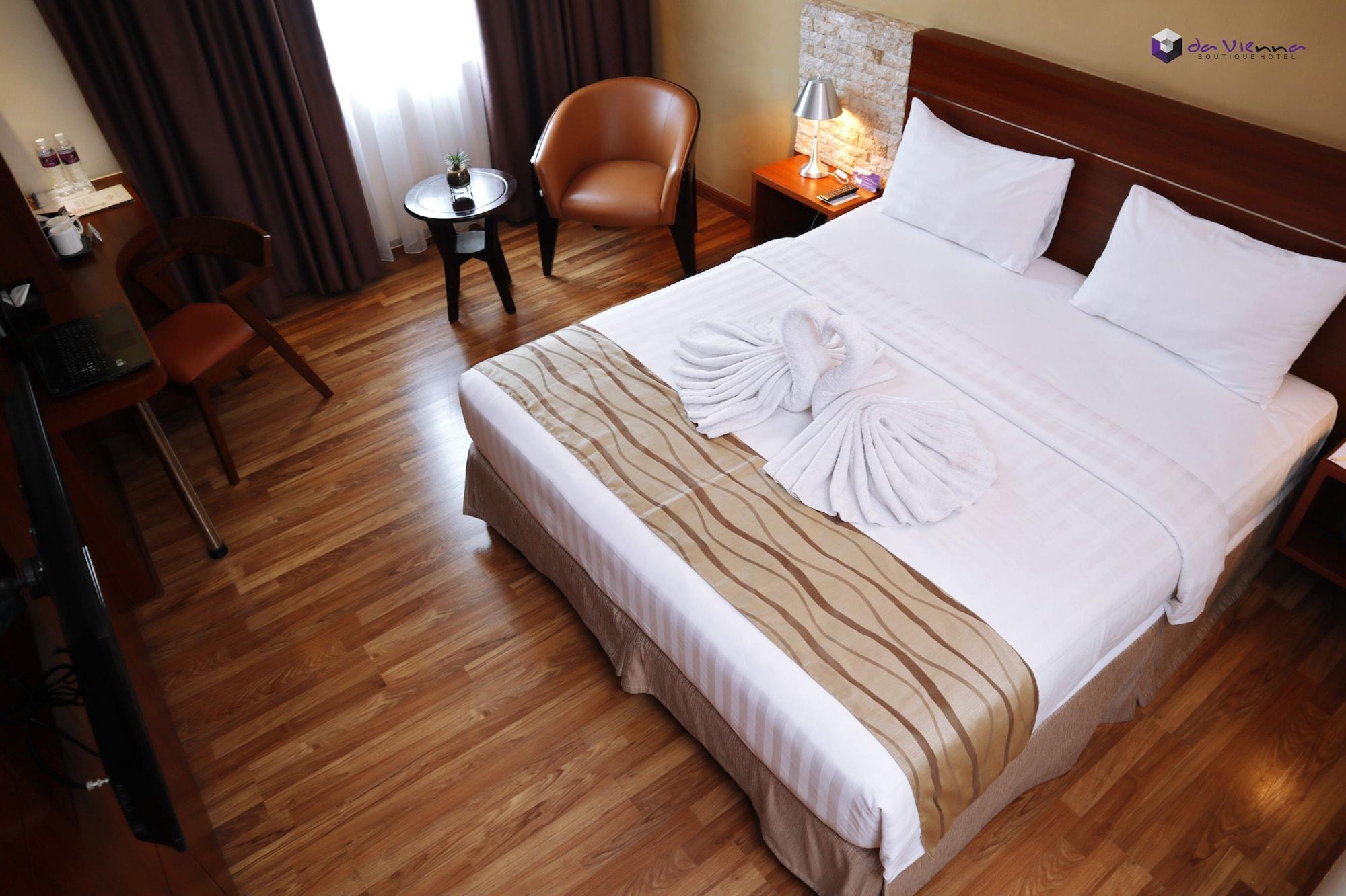 Da Vienna Boutique Hotel Batam Buitenkant foto